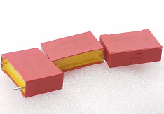 L'anti condensatore a forma di scatola dell'isolamento PBT, 1.5uF ha metallizzato i condensatori del polipropilene